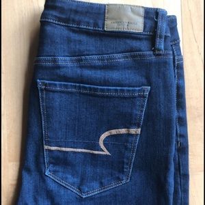 American Eagle Skinny jeans size 6.